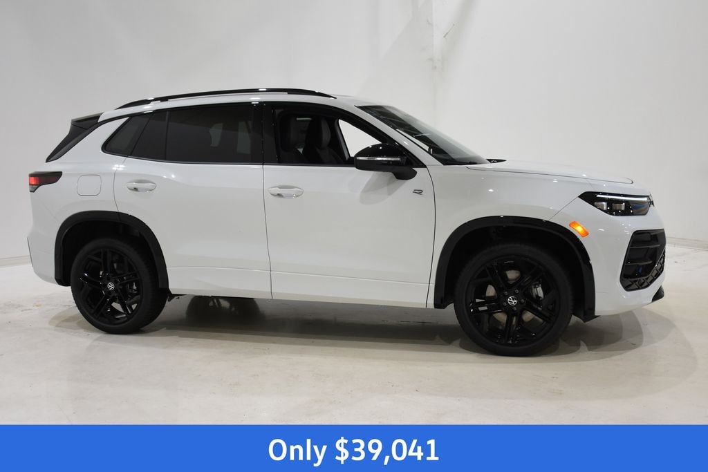 New 2026 Volkswagen Tiguan 2.0T SE R-Line Black SUV