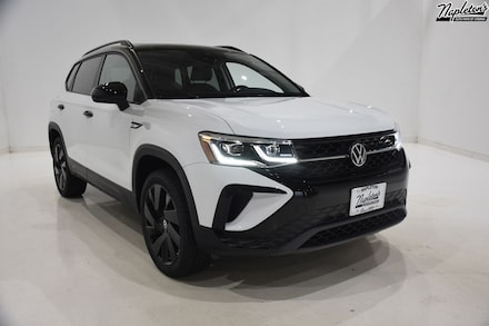 2024 Volkswagen Taos 1.5T SE Black SUV