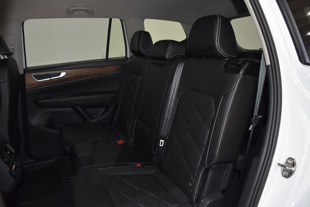 2026 Volkswagen Atlas SE - Photo 25