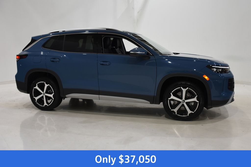 2026 Volkswagen Tiguan SE photo 3