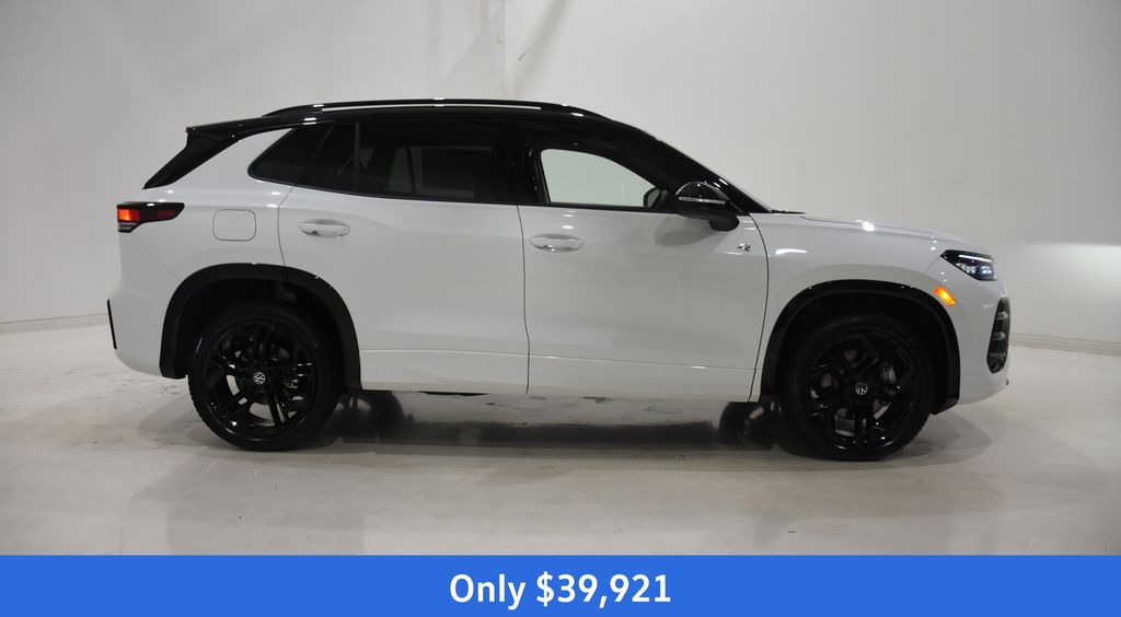 2026 Volkswagen Tiguan SE R-Line Black photo 2