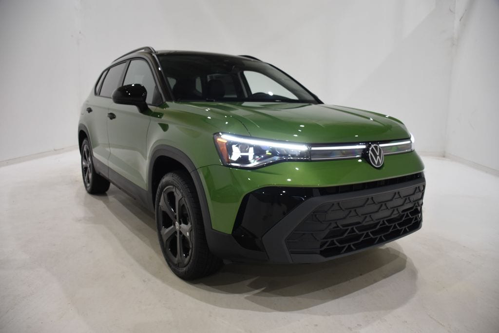 2026 Volkswagen Taos SE Black