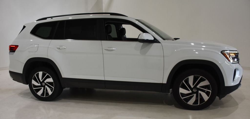Used 2025 Volkswagen Atlas 2.0T SE w/Technology SUV