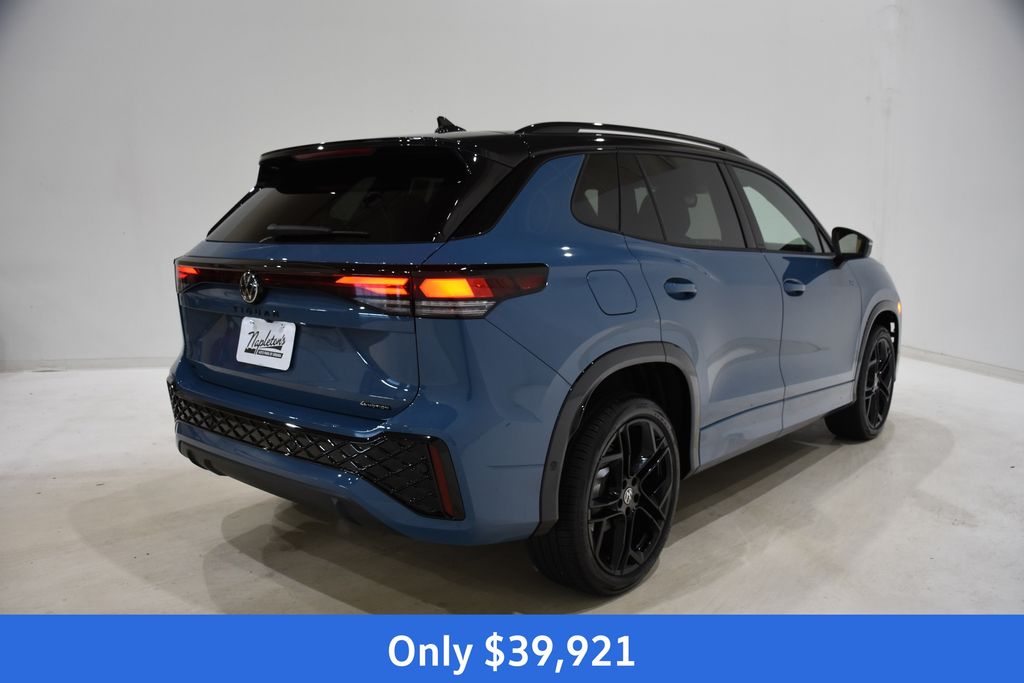 2026 Volkswagen Tiguan SE R-Line Black photo 4