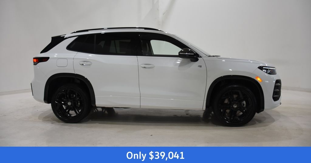 New 2026 Volkswagen Tiguan 2.0T SE R-Line Black SUV