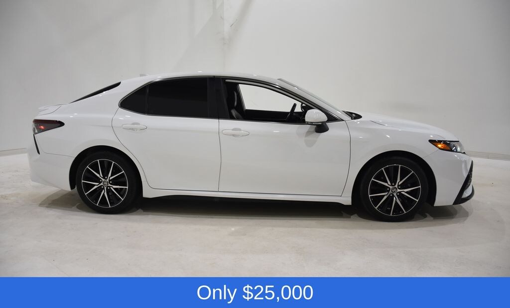 Used 2023 Toyota Camry SE Sedan