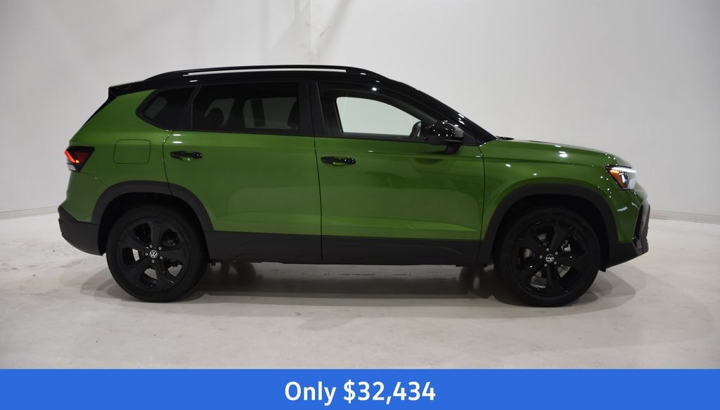 New 2026 Volkswagen Taos 1.5T SE Black SUV