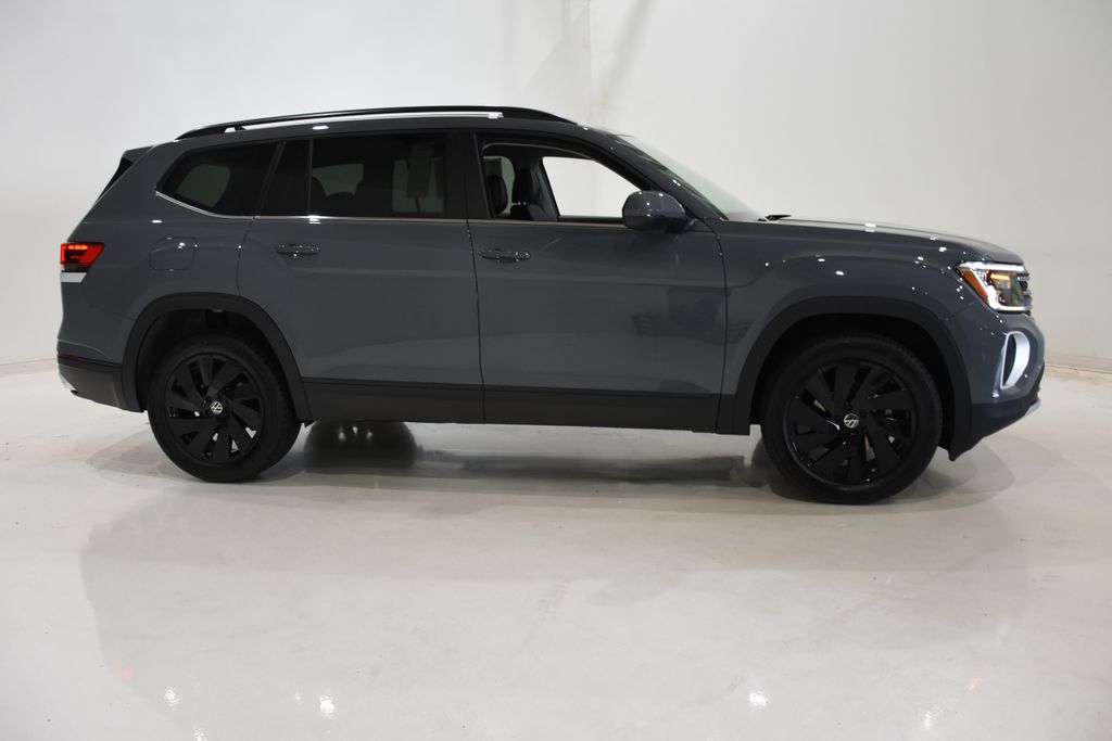 2026 Volkswagen Atlas SE Technology photo 3