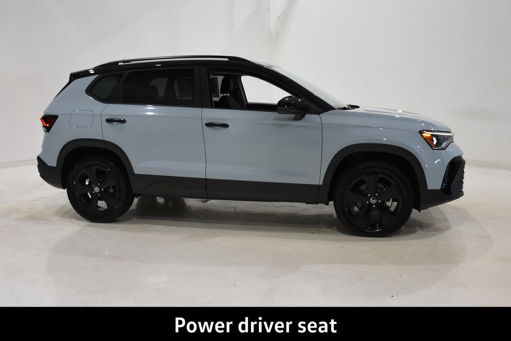 New 2026 Volkswagen Taos 1.5T SE Black SUV