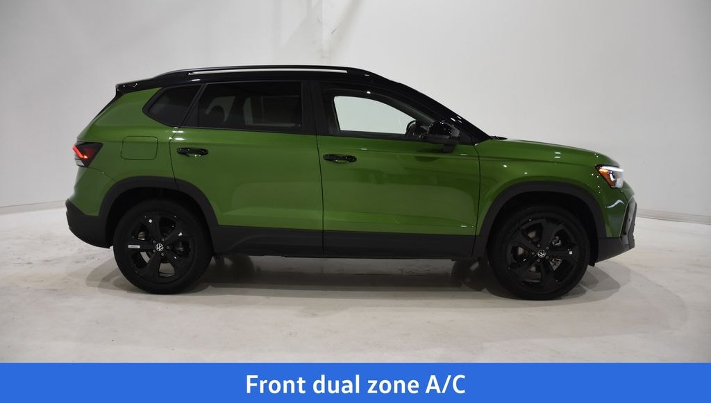 New 2026 Volkswagen Taos 1.5T SE Black SUV