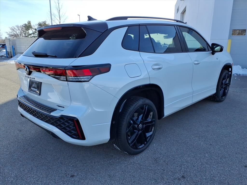 New 2025 Volkswagen Tiguan 2.0T SE R-Line Black SUV