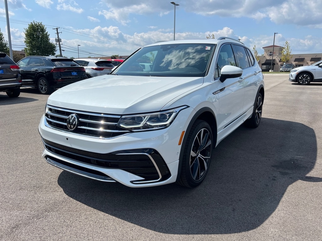 Certified 2023 Volkswagen Tiguan SEL R-LINE with VIN 3VV4B7AX3PM129150 for sale in Palatine, IL