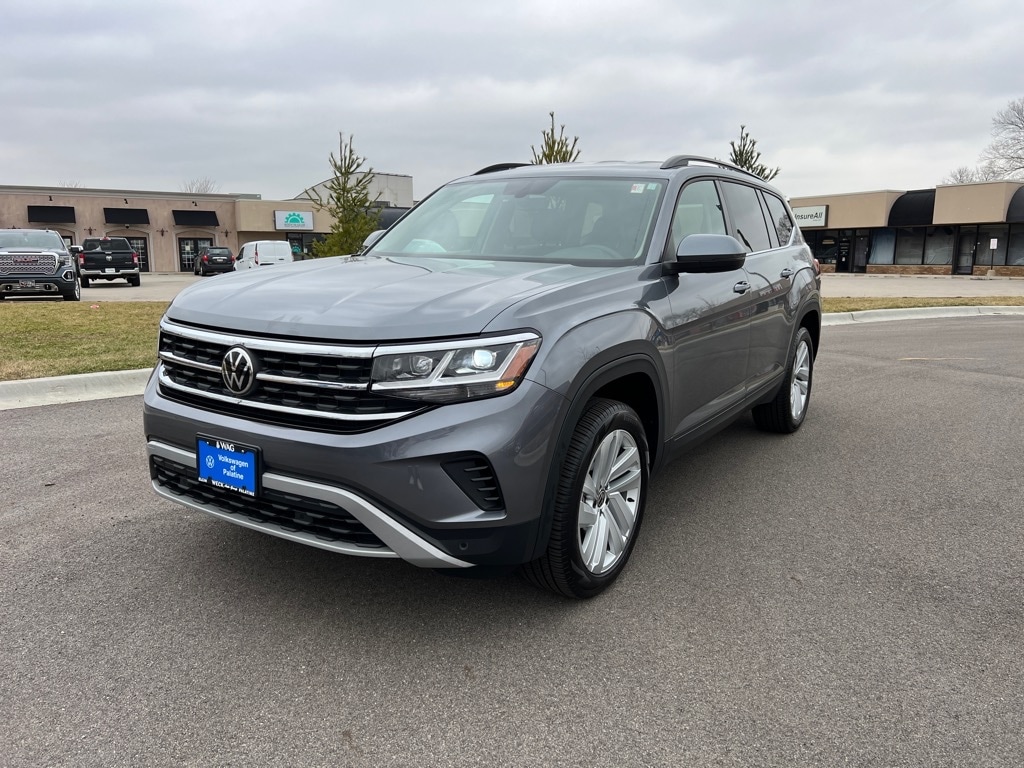 Used 2021 Volkswagen Atlas SE w/Tech with VIN 1V2HR2CA0MC597310 for sale in Palatine, IL