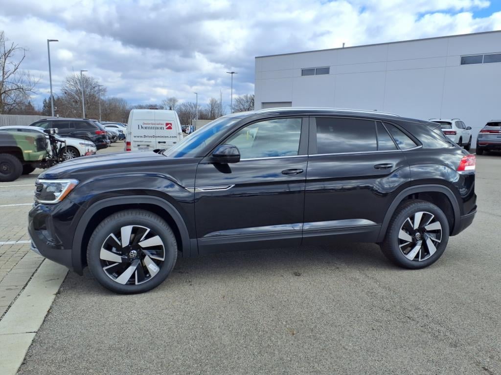 New 2025 Volkswagen Atlas Cross Sport 2.0T SE w/Technology SUV