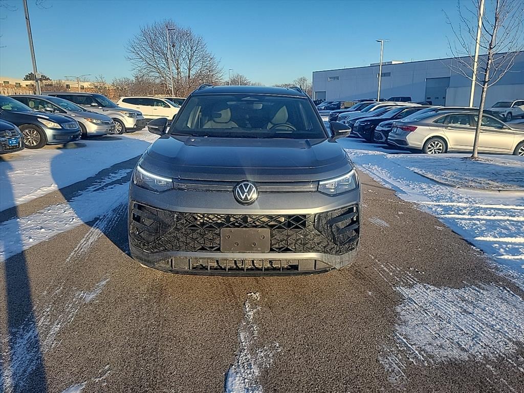 New 2025 Volkswagen Tiguan 2.0T SE R-Line Black SUV