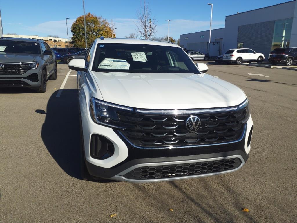 2025 Volkswagen Atlas Cross Sport SEL photo 2