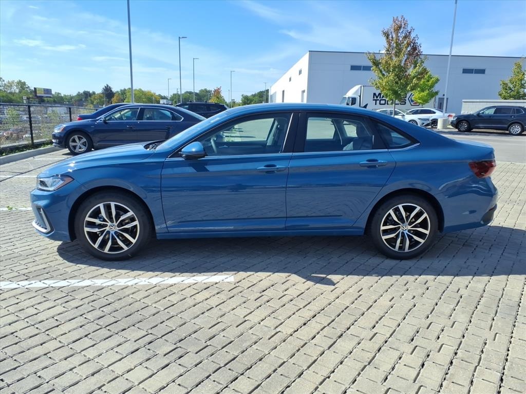 New 2026 Volkswagen Jetta 1.5T SE Sedan
