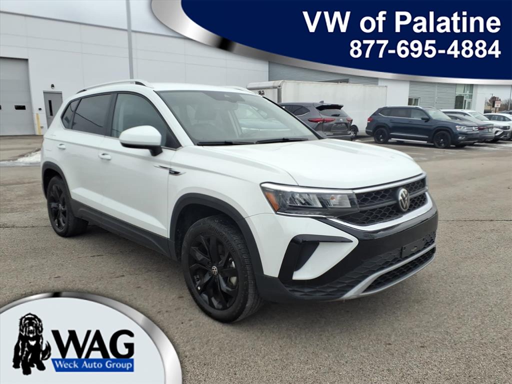 2022 Volkswagen Taos SE's photo