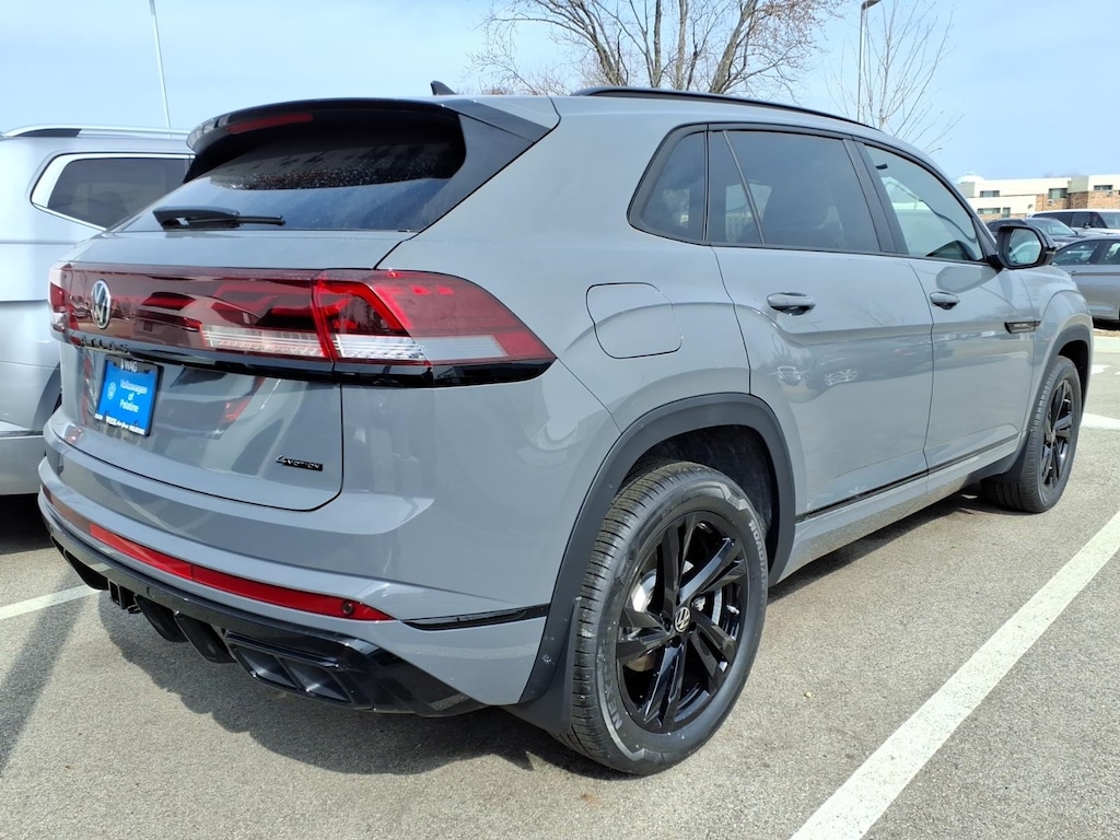 New 2026 Volkswagen Atlas Cross Sport 2.0T SEL R-Line Black SUV