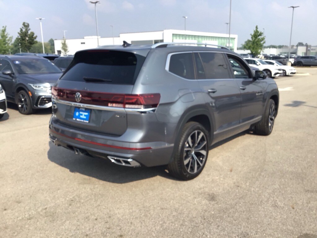 2024 Volkswagen Atlas SEL Premium R-Line photo 4