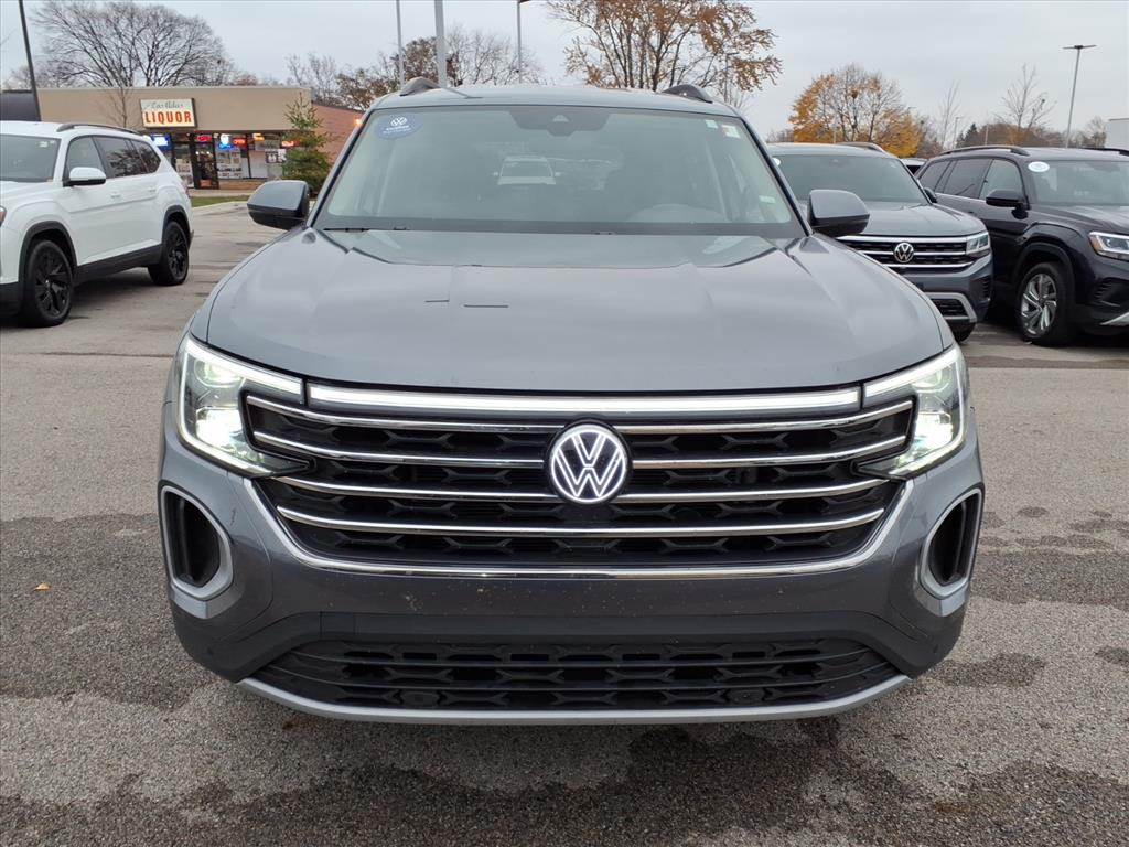 2025 Volkswagen Atlas SE Technology photo 2