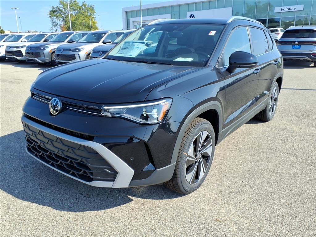 2025 Volkswagen Taos SE photo 2