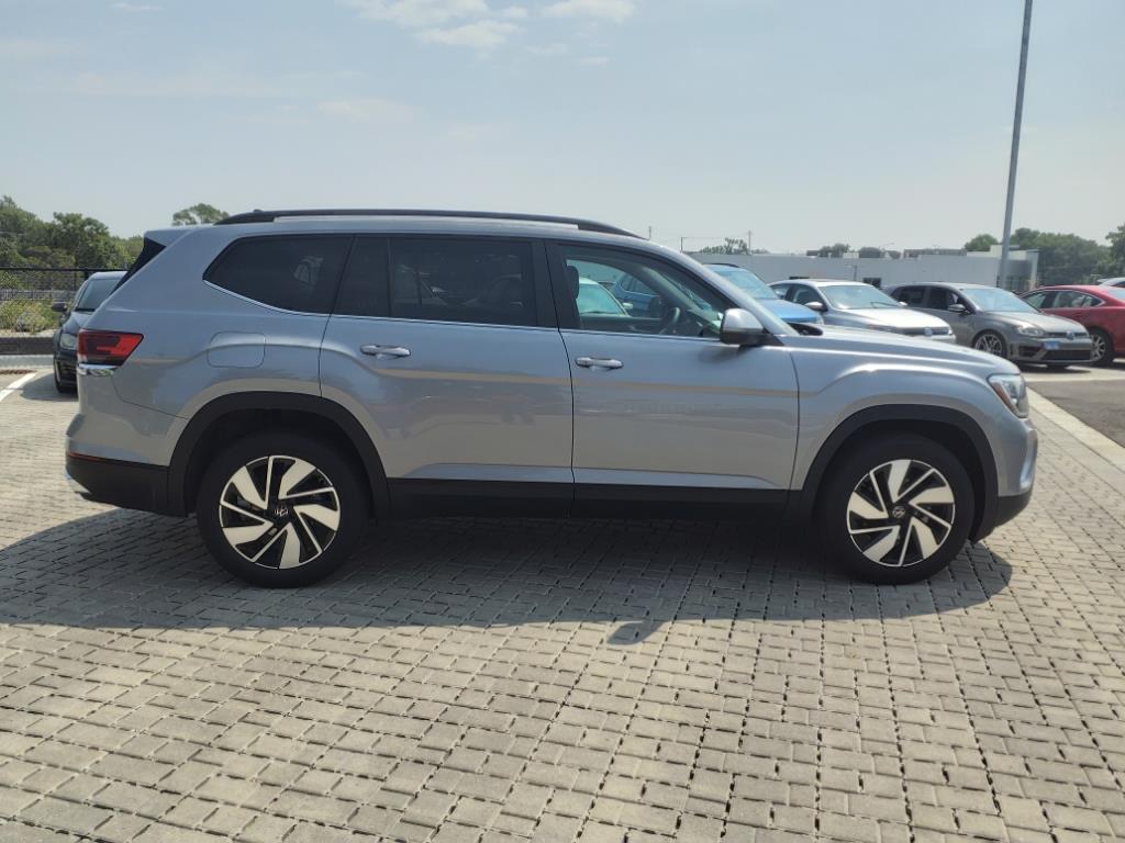 Used 2024 Volkswagen Atlas SE w/Tech with VIN 1V2HR2CA8RC510437 for sale in Palatine, IL