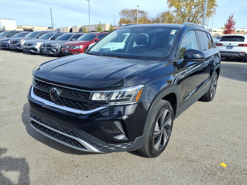 2023 Volkswagen Taos SE photo 2