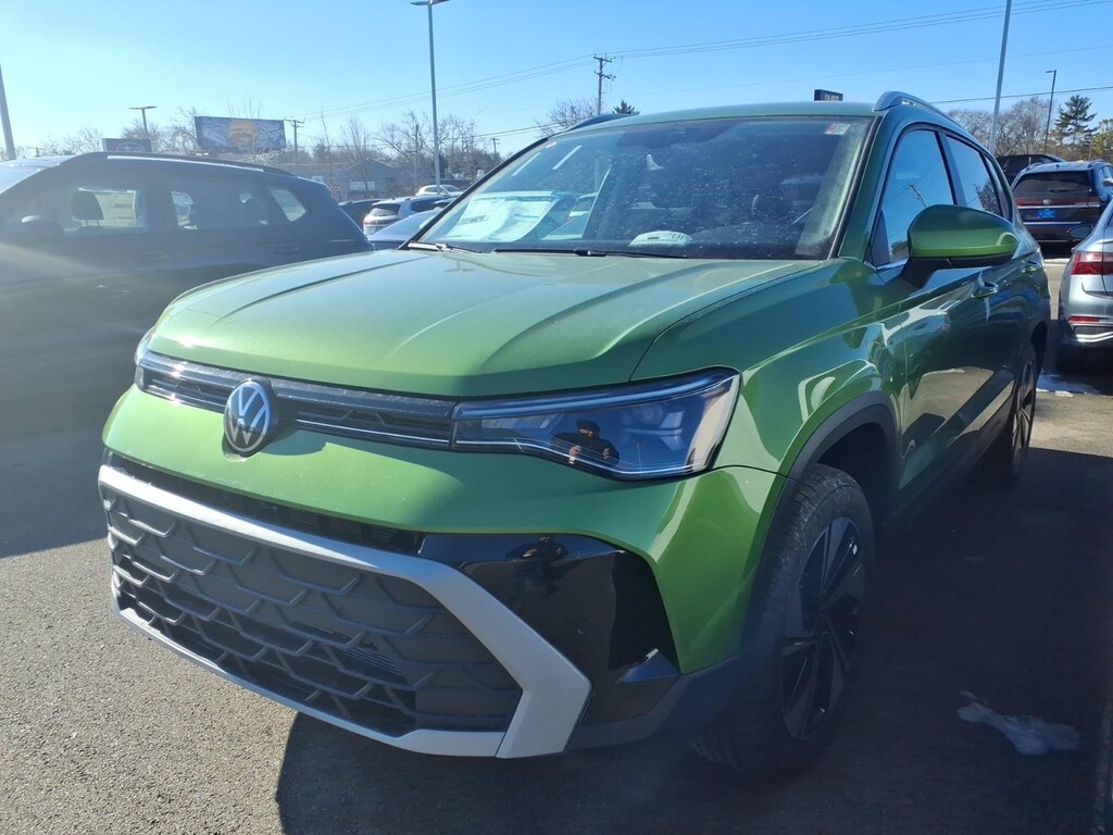 New 2026 Volkswagen Taos 1.5T SE SUV