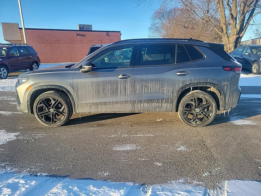 New 2025 Volkswagen Tiguan 2.0T SE R-Line Black SUV