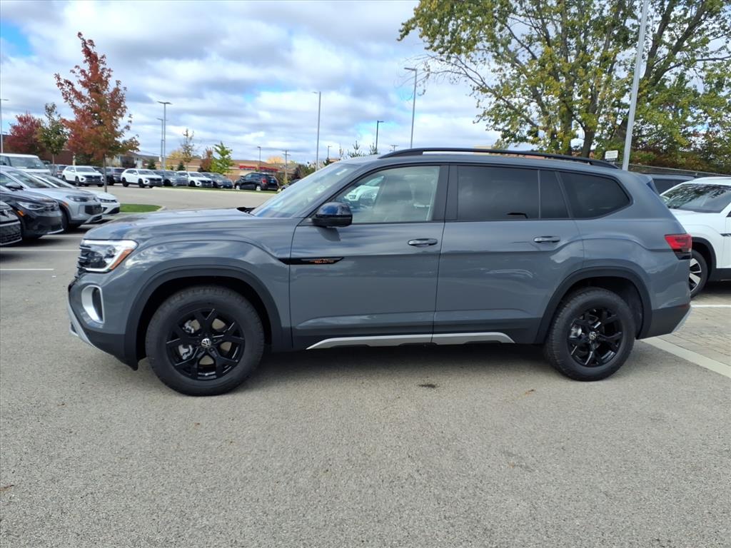 2026 Volkswagen Atlas Peak Edition SE photo 3