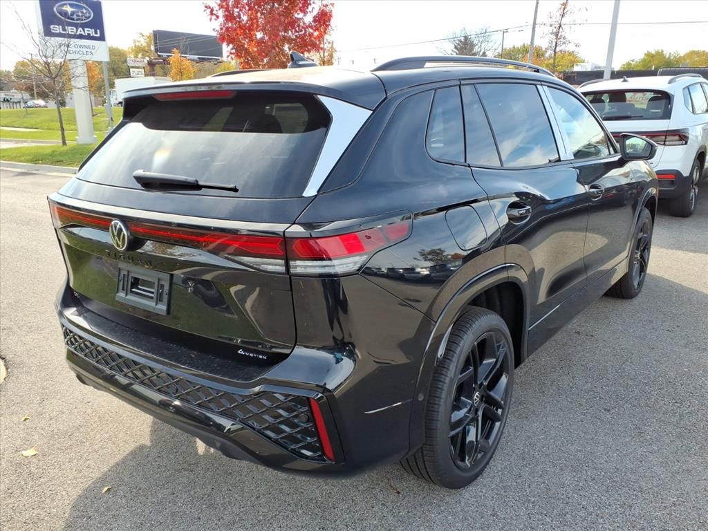 New 2025 Volkswagen Tiguan 2.0T SE R-Line Black SUV