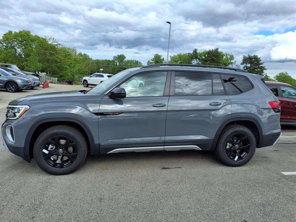 2025 Volkswagen Atlas Peak Edition SE photo 4