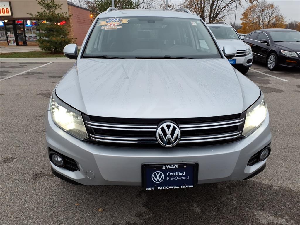 2012 Volkswagen Tiguan SEL Premium photo 2