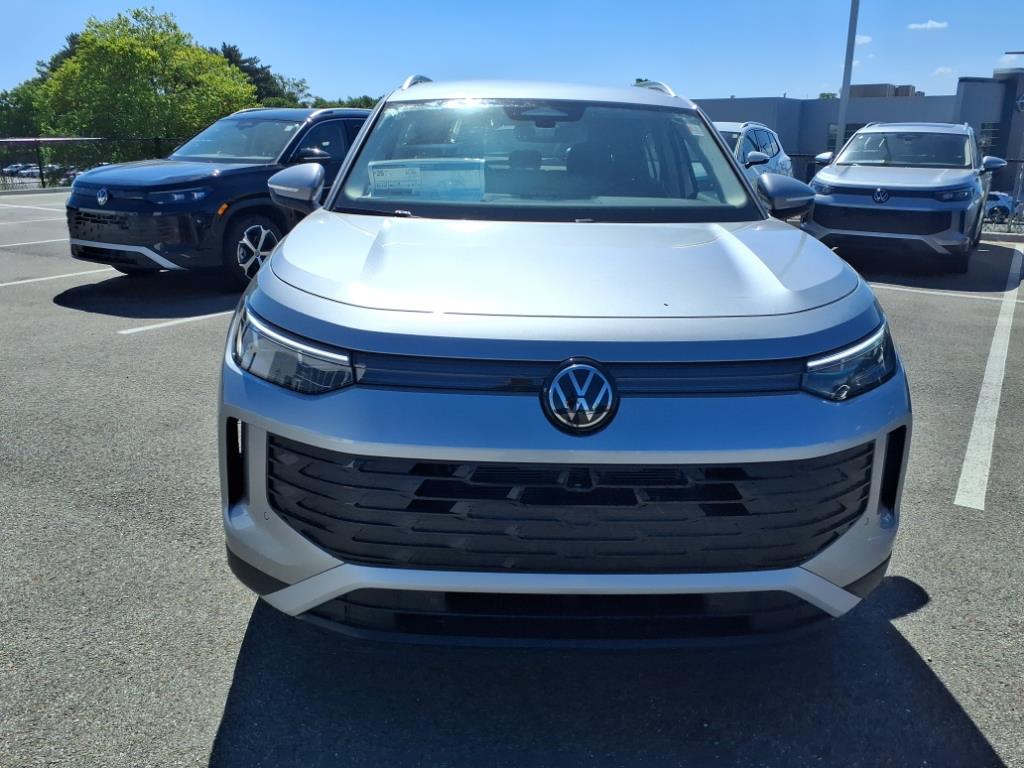 2025 Volkswagen Tiguan SE photo 2