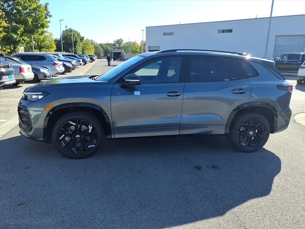 New 2025 Volkswagen Tiguan 2.0T SE R-Line Black SUV