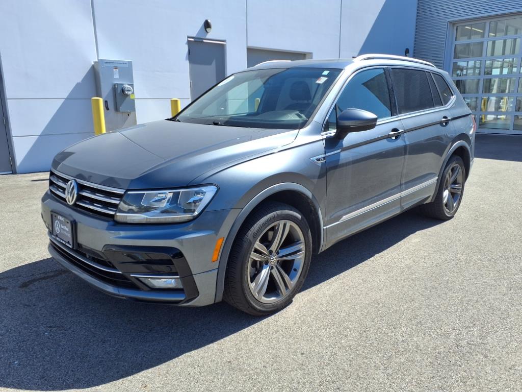 2019 Volkswagen Tiguan SEL R-Line photo 3