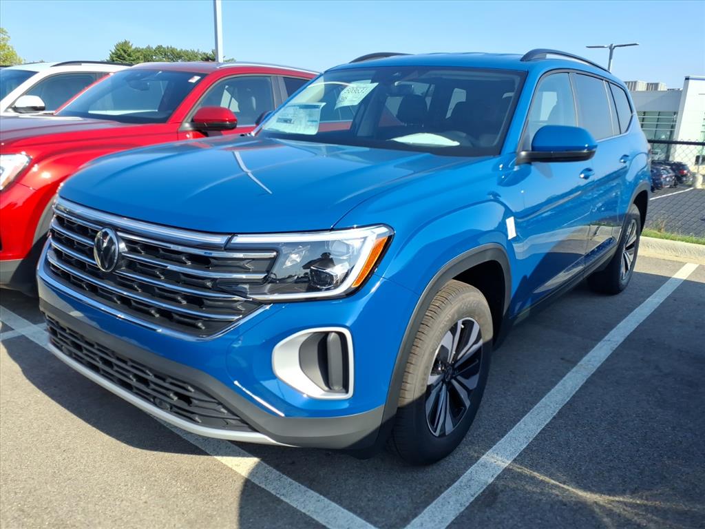 2026 Volkswagen Atlas SE photo 2
