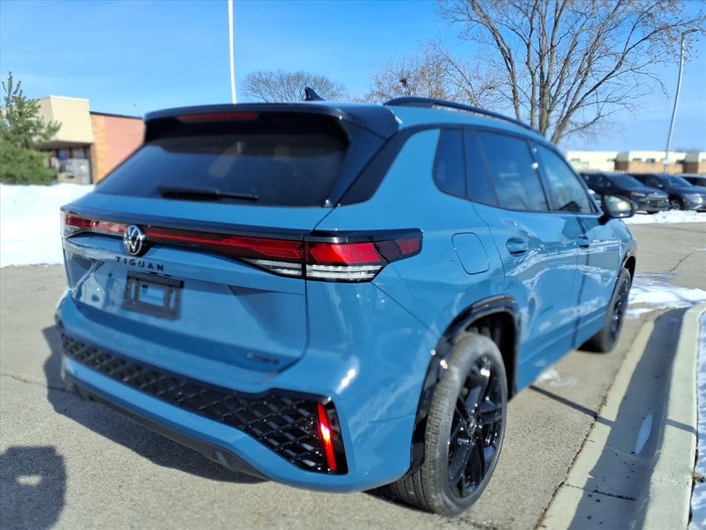 New 2026 Volkswagen Tiguan 2.0T SE R-Line Black SUV