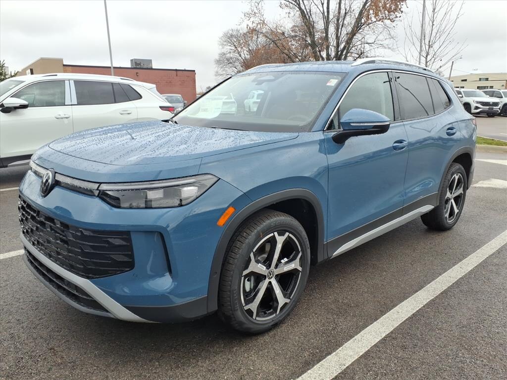 New 2026 Volkswagen Tiguan 2.0T SE SUV