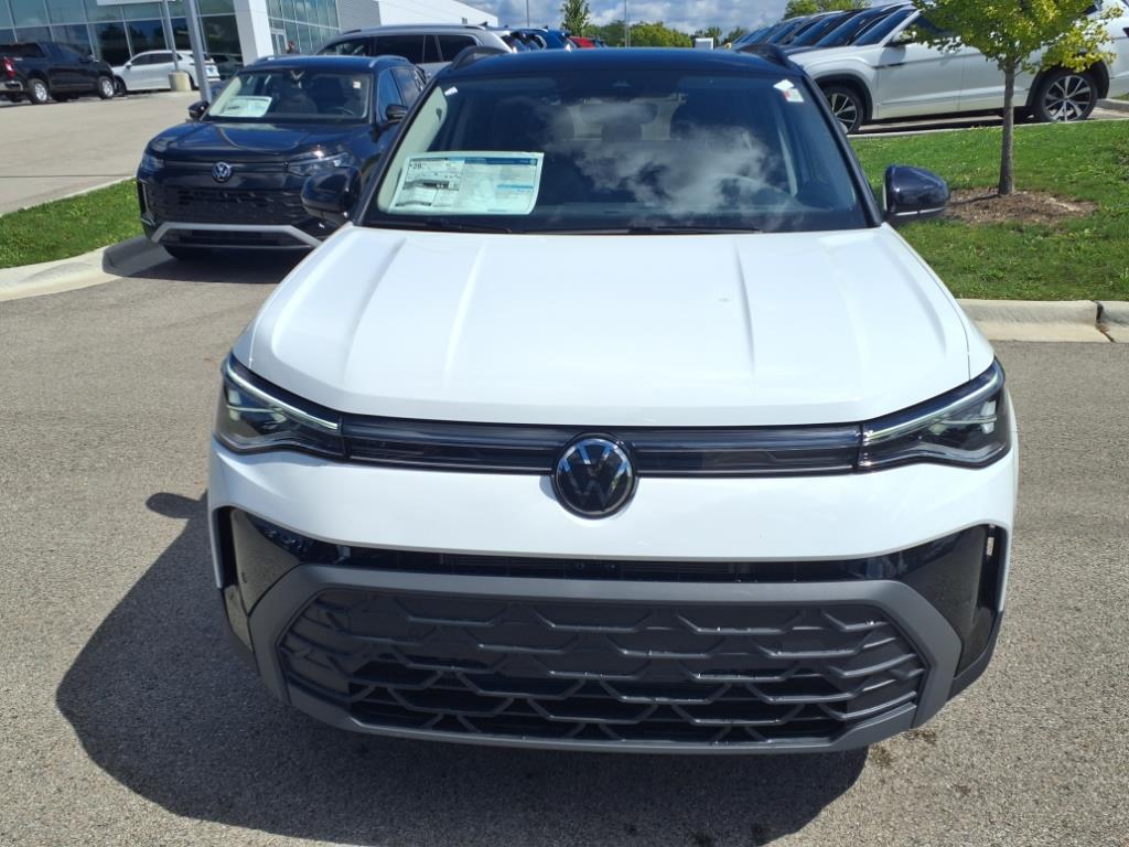 2025 Volkswagen Taos SE photo 2