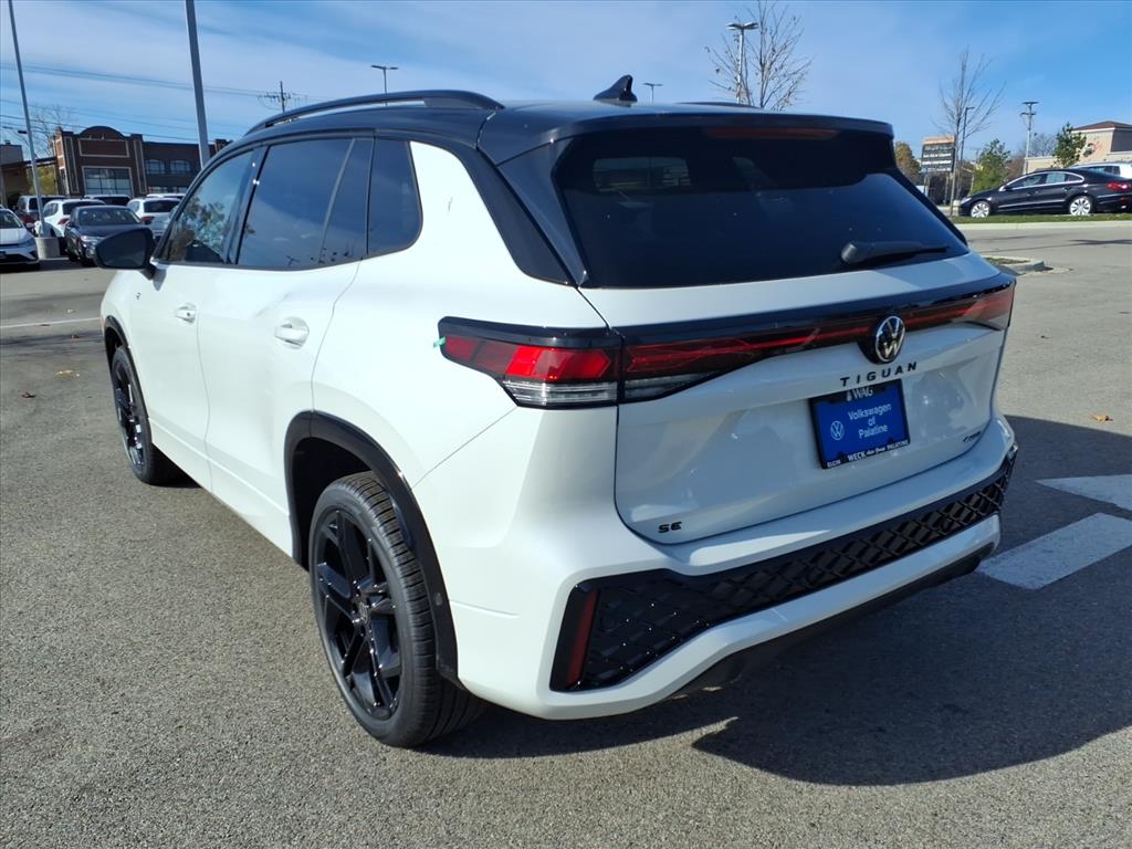 2026 Volkswagen Tiguan SE R-Line Black photo 2