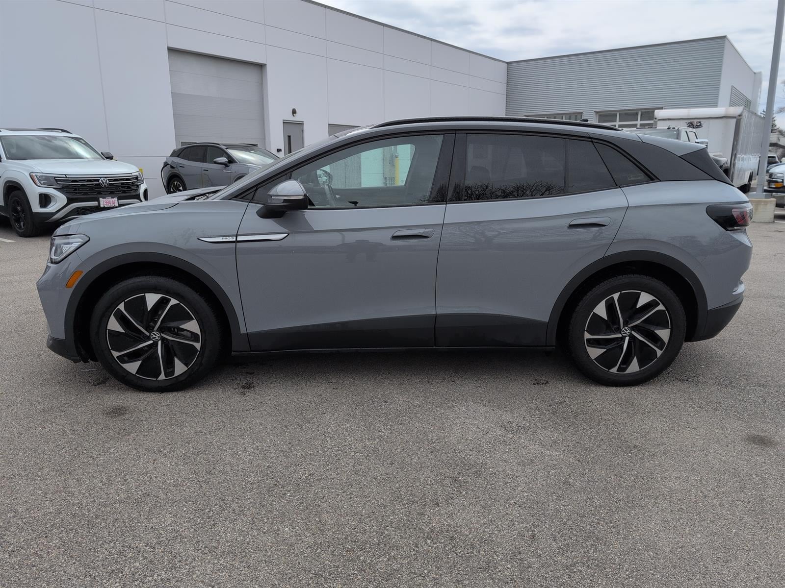 Used 2022 Volkswagen ID.4 PRO S with VIN WVGTMPE29NP075097 for sale in Palatine, IL