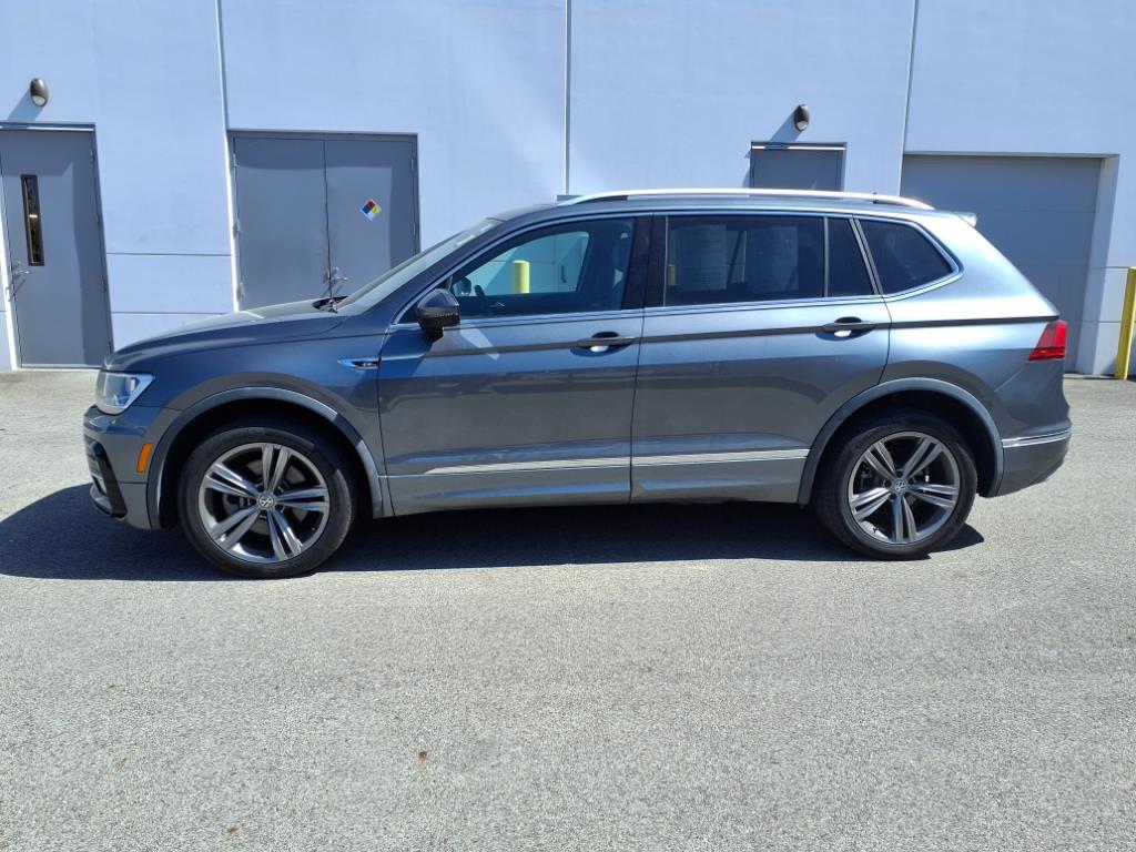 2019 Volkswagen Tiguan SEL R-Line photo 4