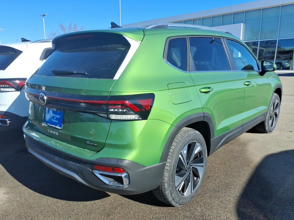 New 2026 Volkswagen Taos 1.5T SE SUV