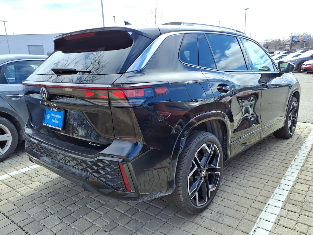 New 2026 Volkswagen Tiguan 2.0T SEL R-Line Turbo SUV