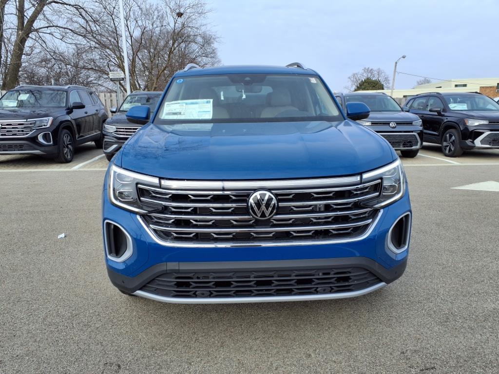 2025 Volkswagen Atlas SEL photo 2