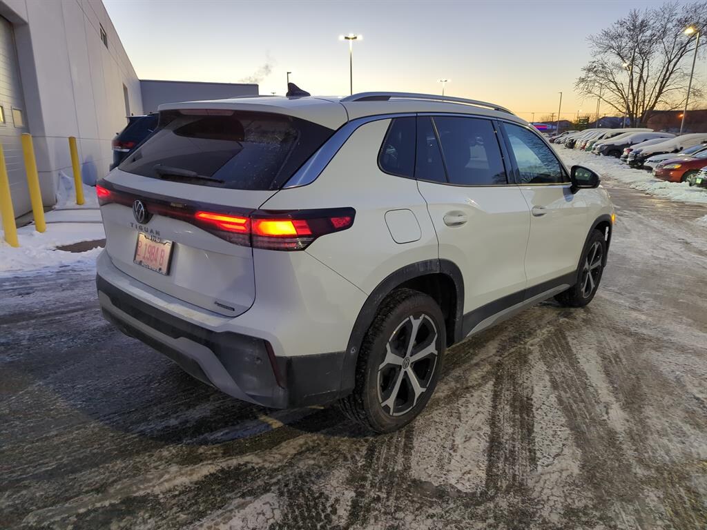 Used 2025 Volkswagen Tiguan 2.0T SE SUV