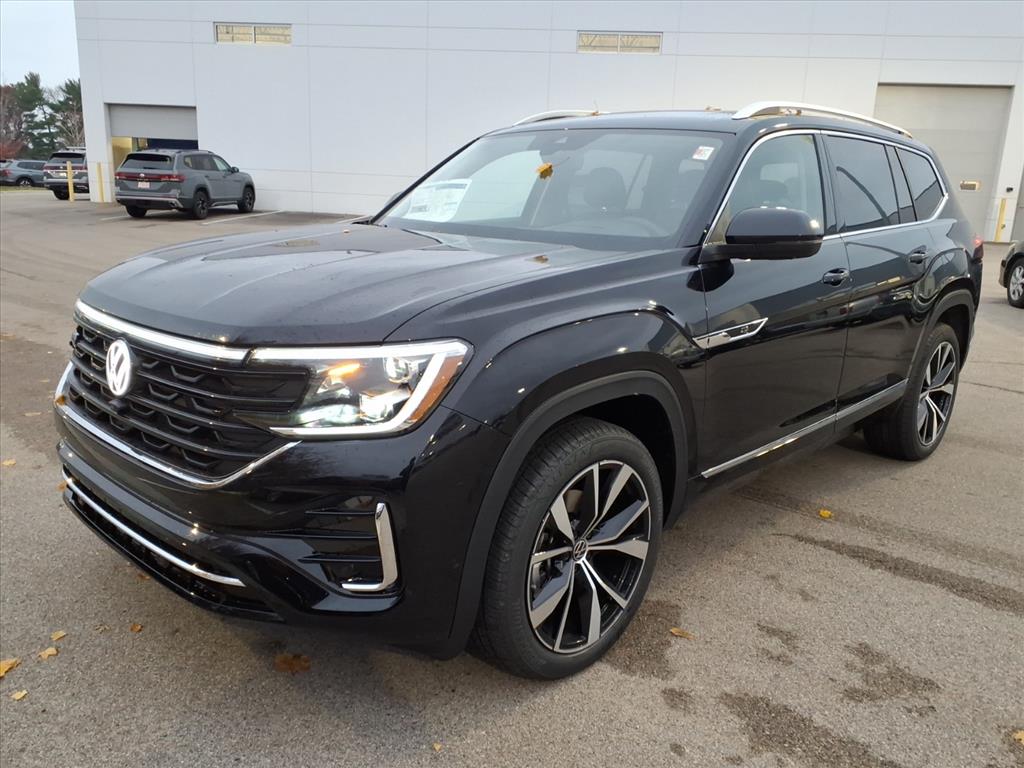 2026 Volkswagen Atlas SEL Premium R-Line photo 2