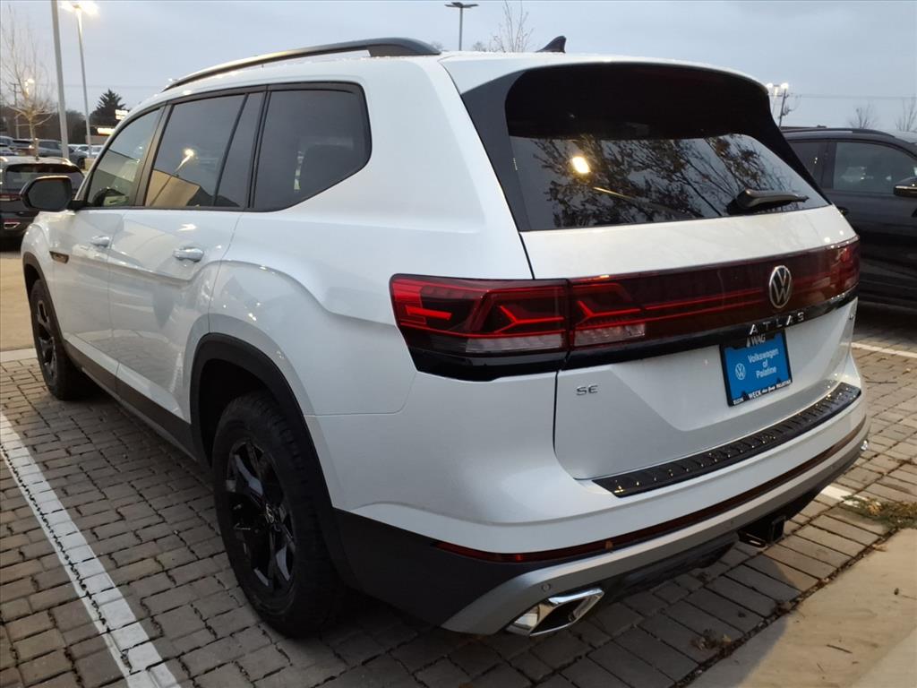 2026 Volkswagen Atlas Peak Edition SE photo 2